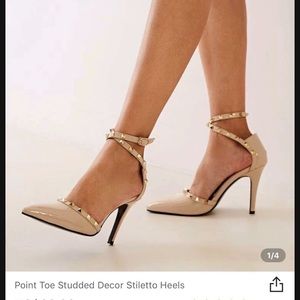 Nude heels 👠 never worn